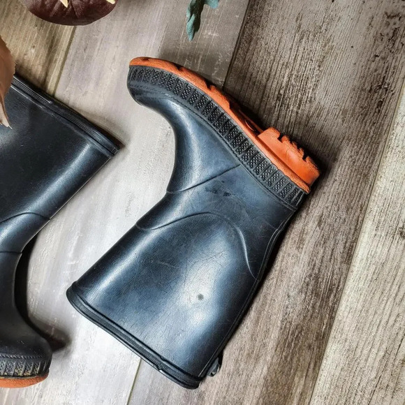 Kids Galoshes Rubber Waterproof Rain Chore Boots Size 6 Little Kid EUC - Picture 8 of 16
